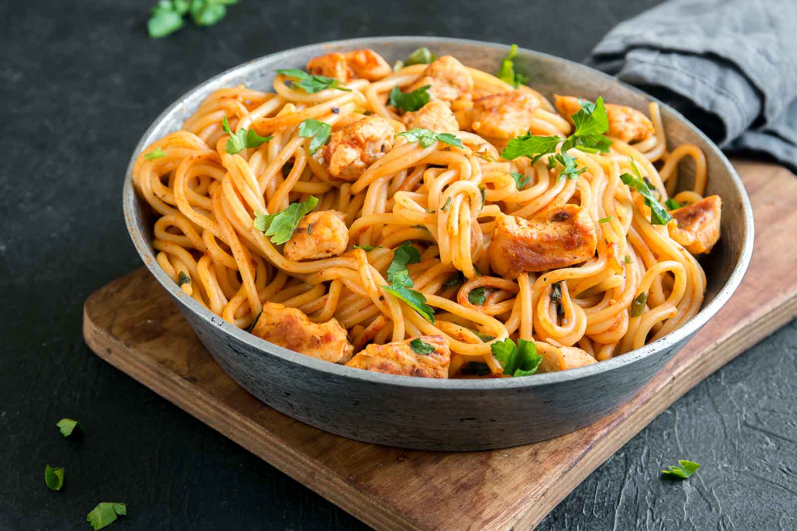 spaghetti with tomato sauce / chicken/ Garbanzo beans salad